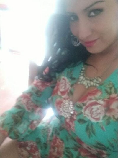 Kenyaa_a24 Female C2c Live Webcam Nude