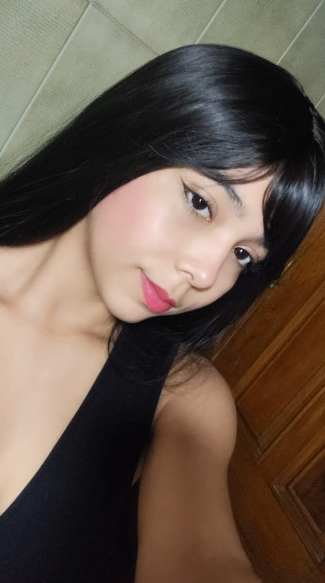 little_roose from stripchat