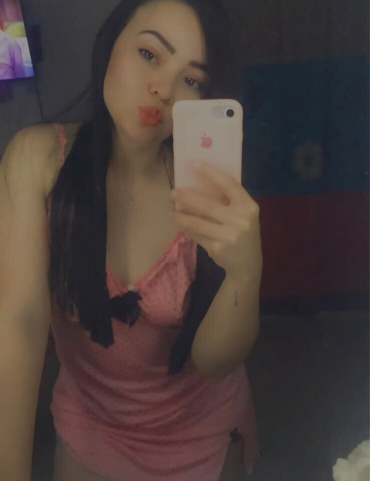 mega-camsex.com leelufox livesex profile in latino cams