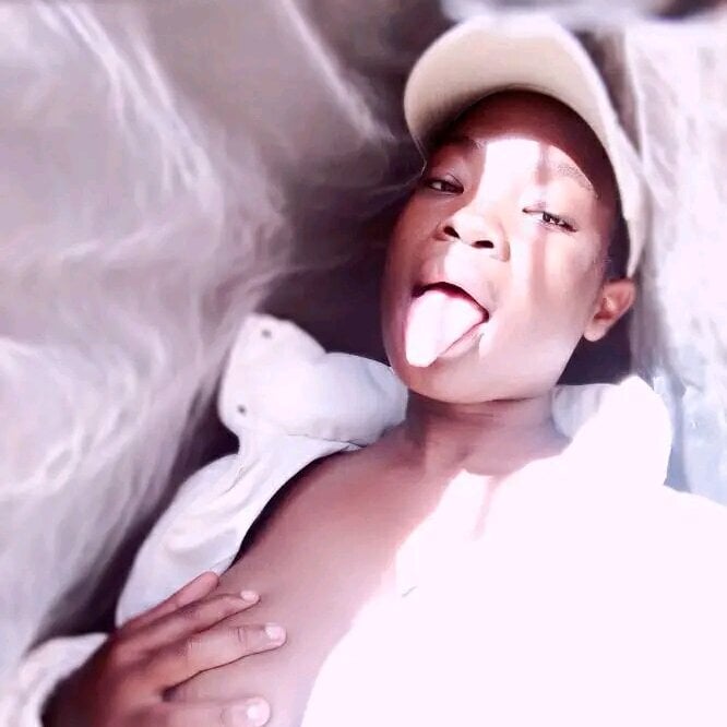 mega-camsex.net melaninriri livesex profile in ebony cams