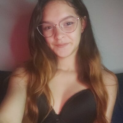 mady_cute20 from stripchat