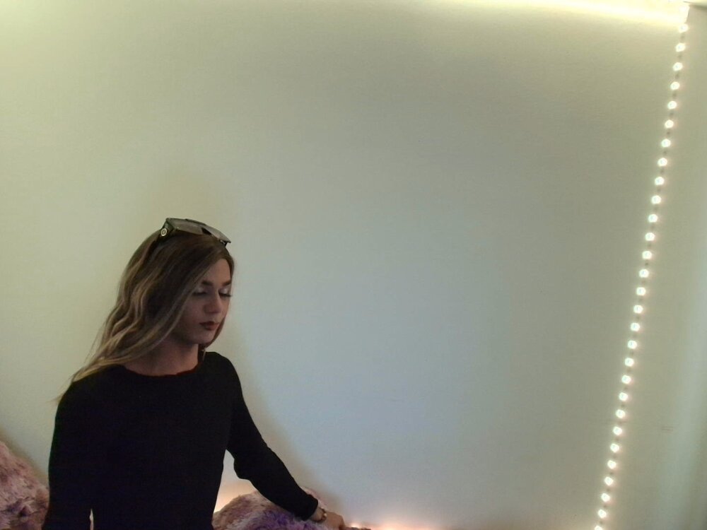 ValenYourQueen's Offline XXX Chat