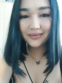 sweet_diana1995's Offline Chat Room
