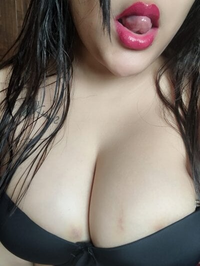 DivyaSharma999 on StripChat