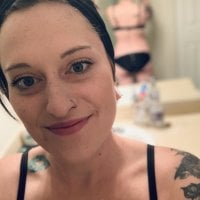 Frankiexoxo7's Offline Chat Room