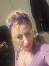LastingRoyalty's Offline Chat Room