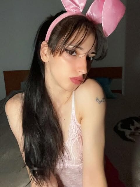 247camsex.com bettybutterfly livesex profile in in-the-country-of-love-can-you-guess cams