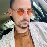 defbond420's webcam live show