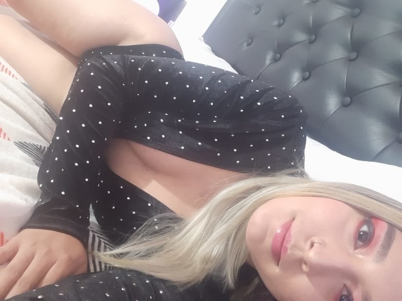 Aliciawonderxx's Offline XXX Chat