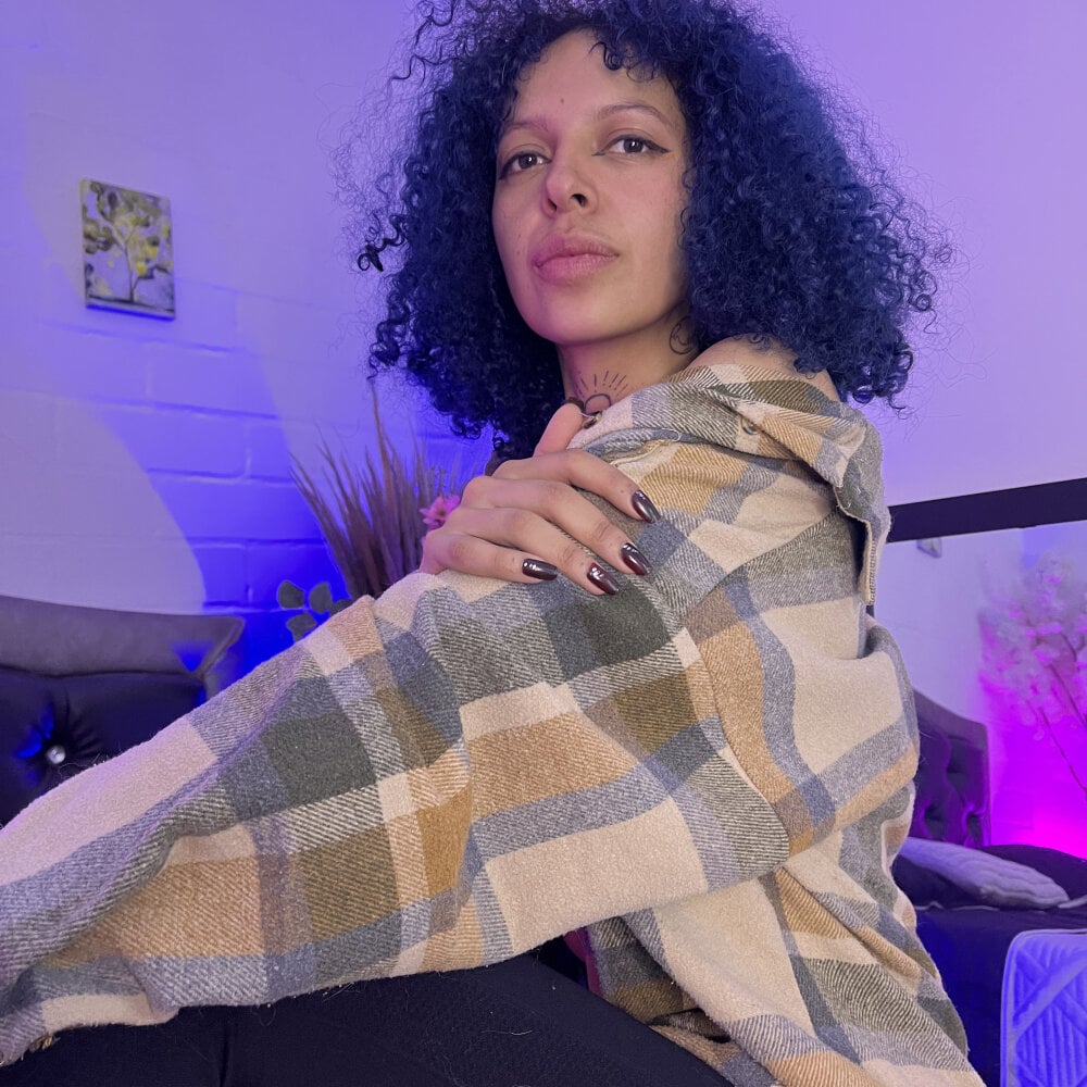 stripchat hannahblue_