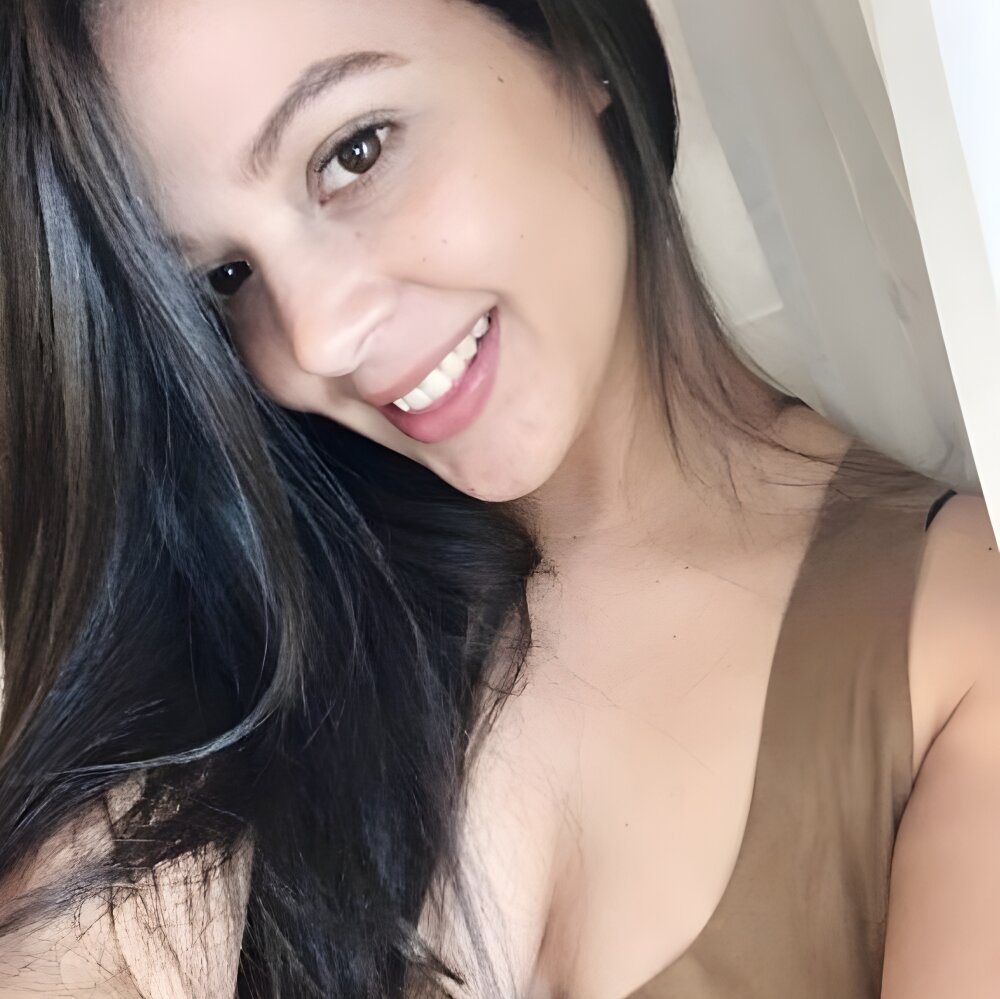 Live sex webcam photo for Emiily_benson #289242957