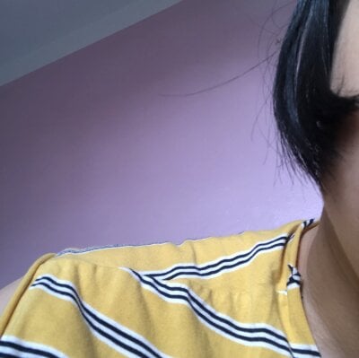 Linhmm1- Female Bigtitsteens Online Webcam Strip