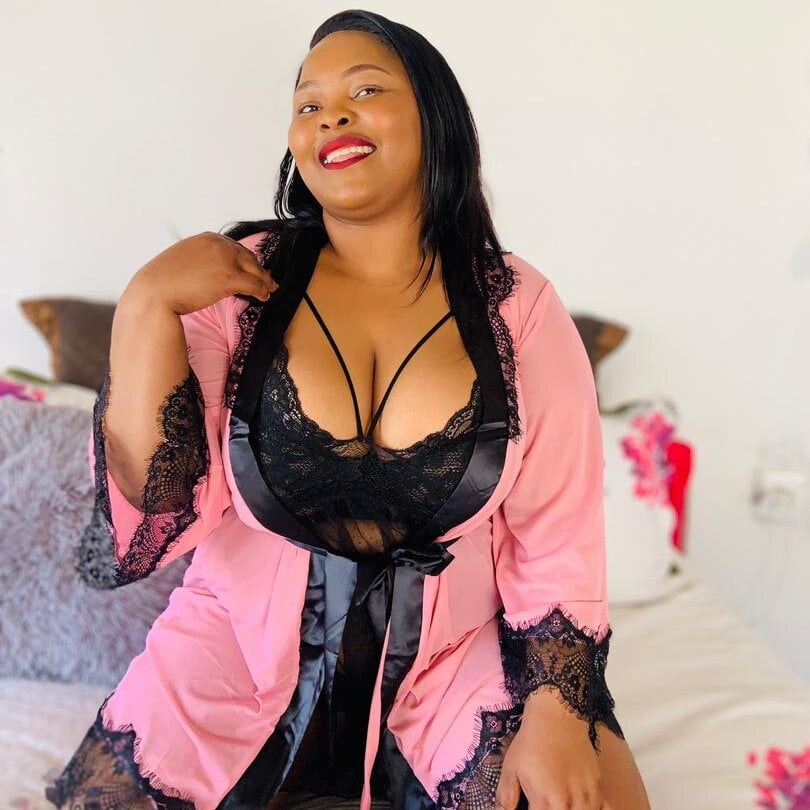 livesex.fan bustyymiaxx livesex profile in you-are-in-heaven-honey cams