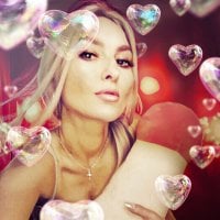 LaylaGardner's Offline Chat Room