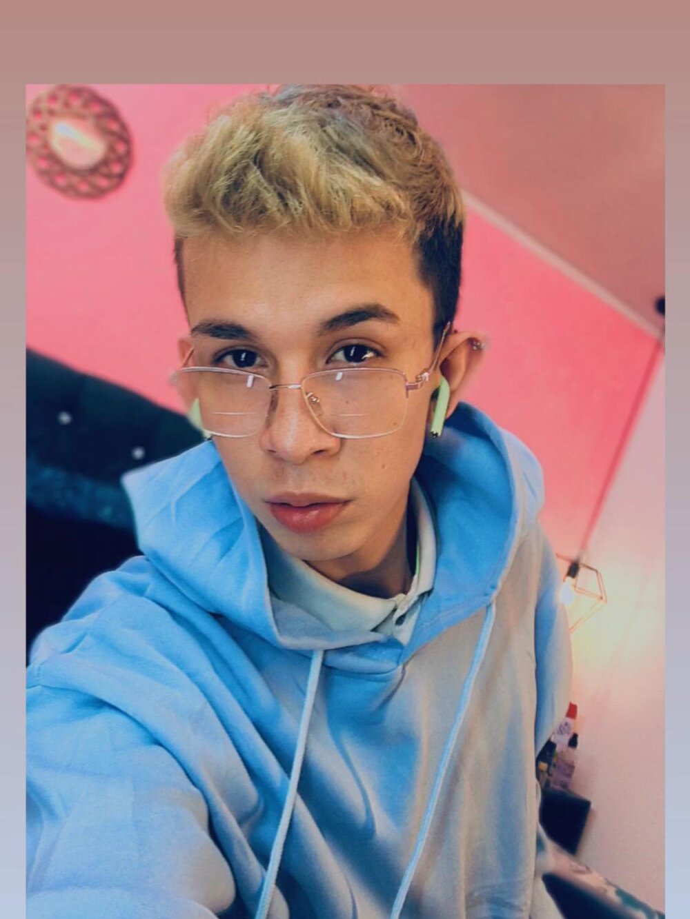 Juaan_Dii's Offline XXX Chat
