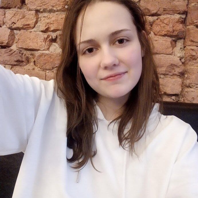 Swe3t_1ce live cam model at StripChat