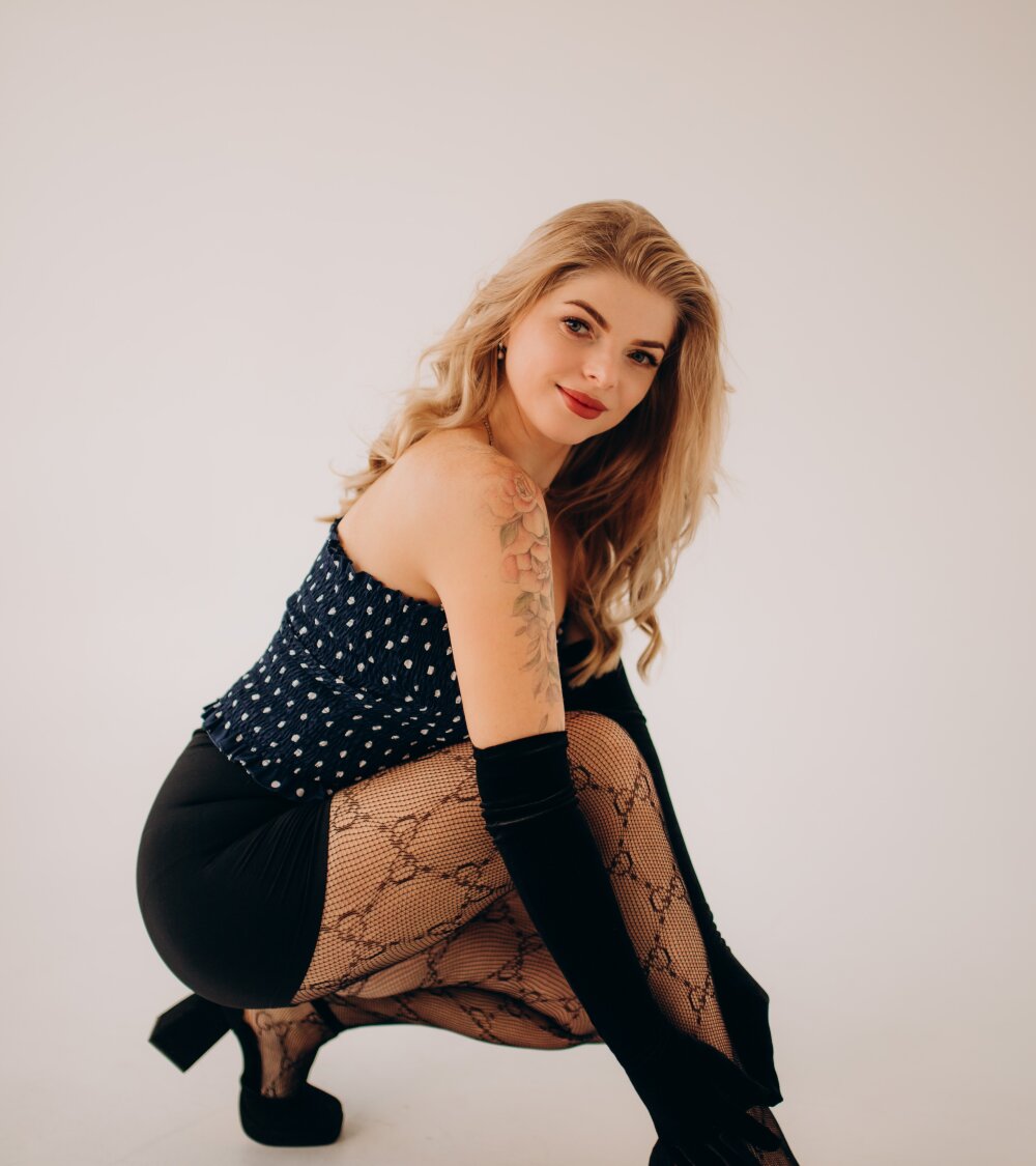 onaircams.com sweet_sinn_ livesex profile in united-states-of-america-i-travel-a-lot-usa cams