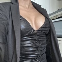 ladytigersoraya89's Offline Chat Room