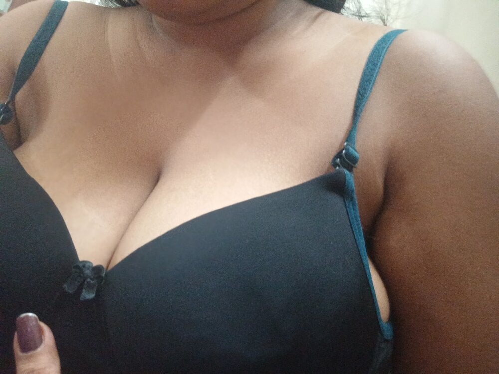 stripchat aakriti_baby webcam profile pic via pornos.live