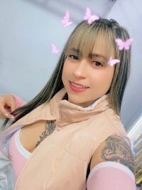 Emilia_Rose's webcam live show