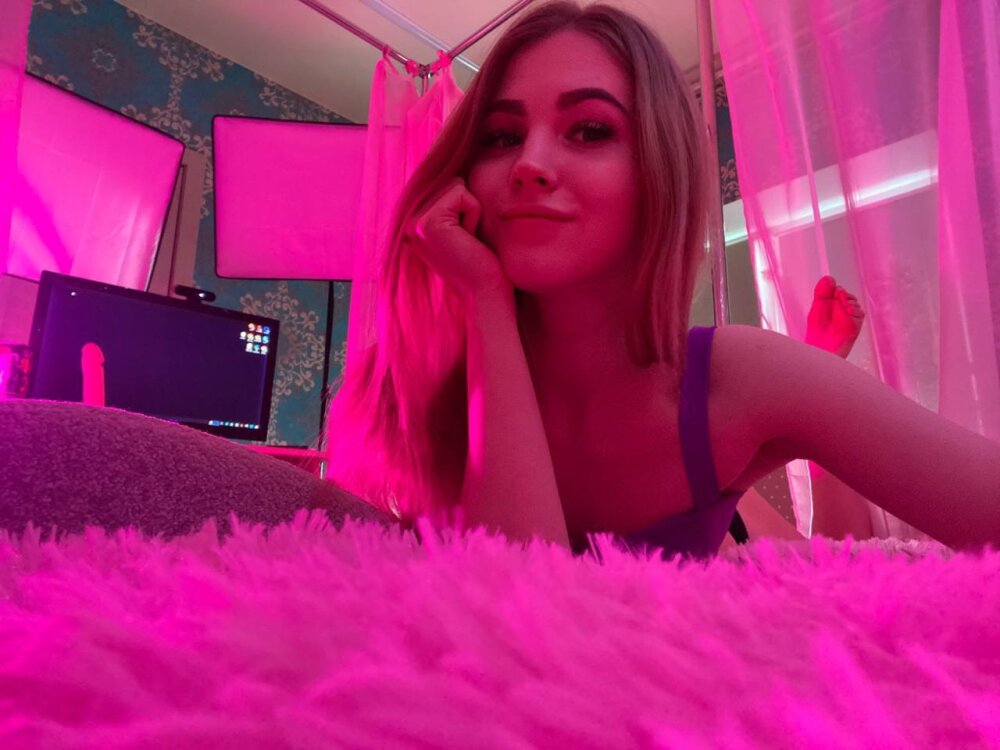 Melonysfox 😁 webcam chat