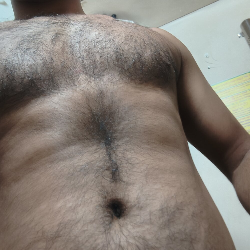 yourboy2000__ from stripchat