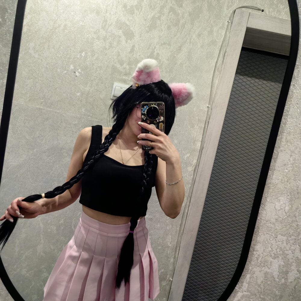 glamcambabes.com yukichan22 livesex profile in green-eyes cams