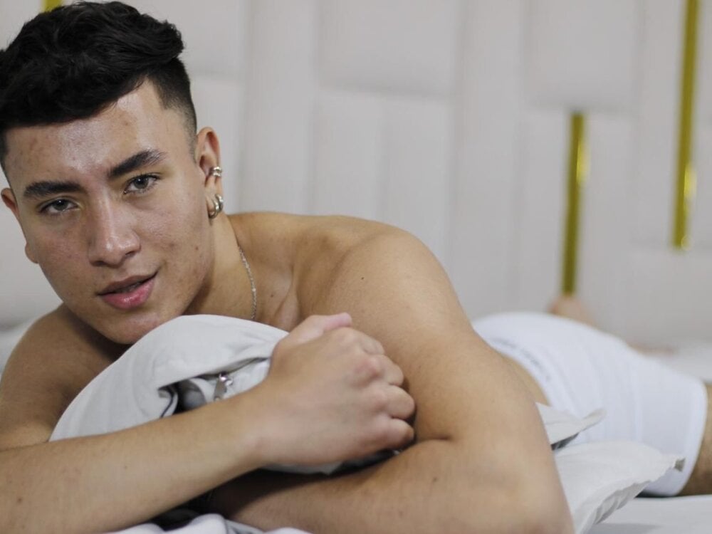 aroon_harper's Offline XXX Chat