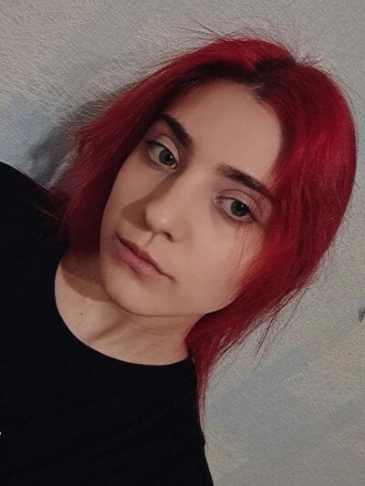EmilyGold6565 Female Romantic Live Webcam Striptease