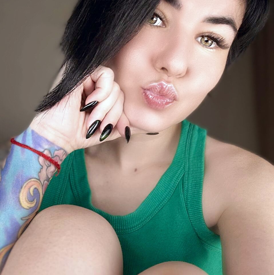 6livesex.com xavelle livesex profile in germany-daily-stream-0800-1500-gmt1 cams