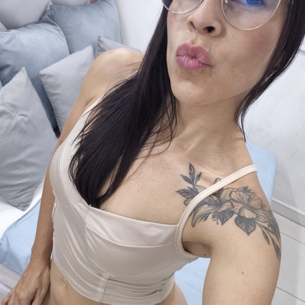 charolnox's Live XXX Chat