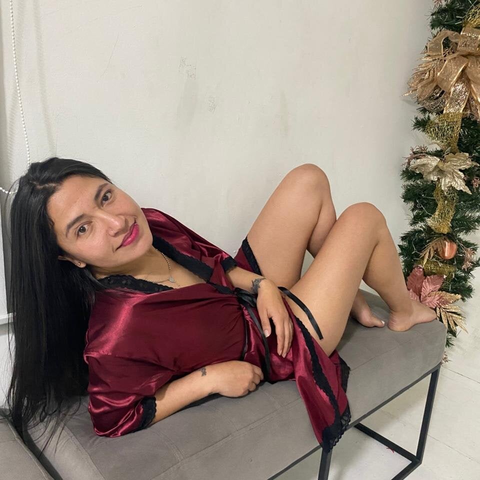 elivecams.com valenttina28 livesex profile in french cams