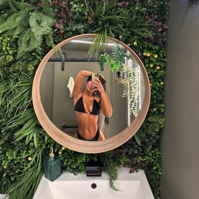 Lacey_mae22