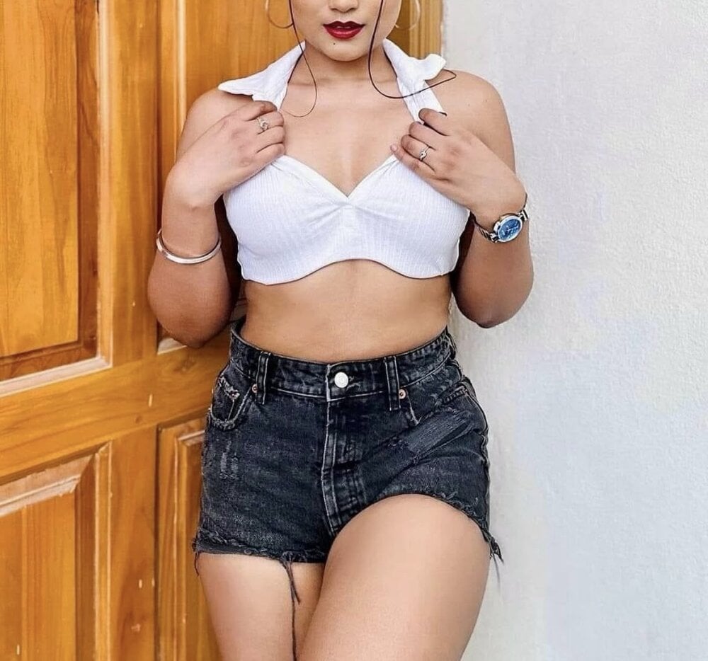 Sexy_anubabe live cam model at StripChat