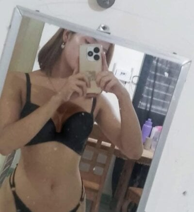 Thea_suck
