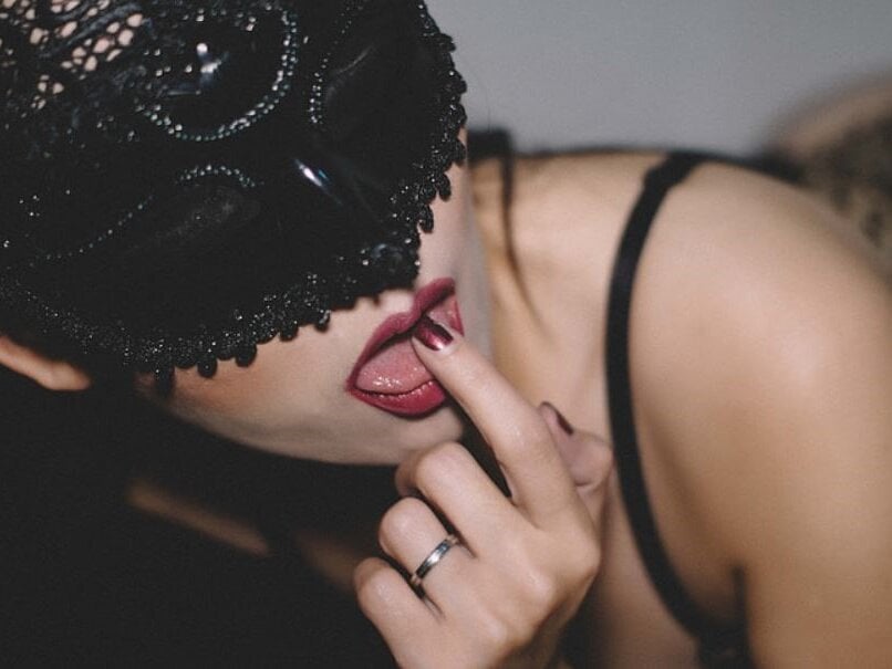 Sabrina_-'s Offline XXX Chat