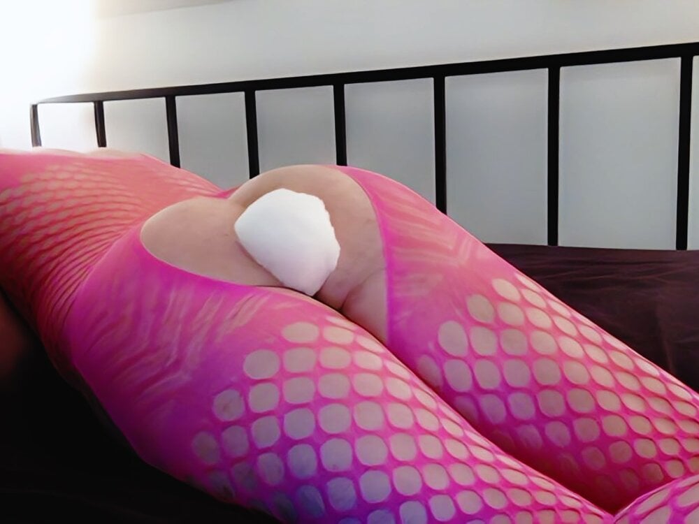 H0lly_H0le's Offline XXX Chat