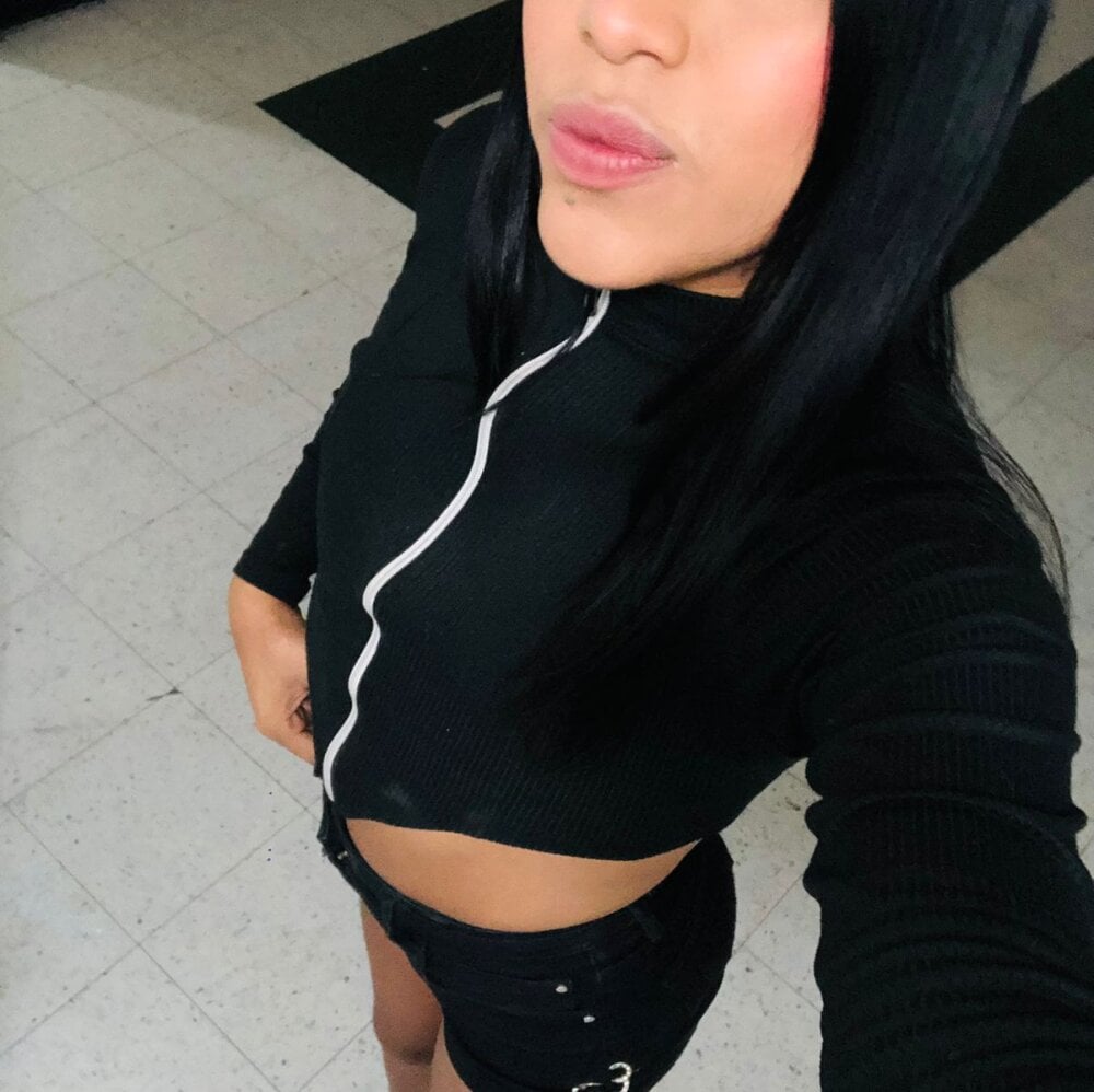 valentina_lozano_ from stripchat