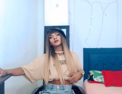 coraalhh Live Cam on StripChat