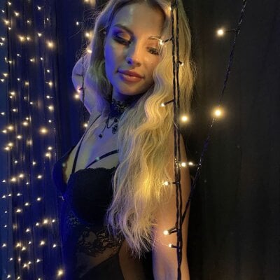 _UrLexxly on StripChat