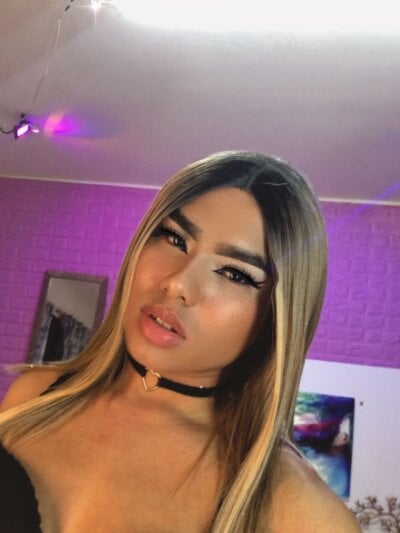 Laurabonnet00 - Stripchat Trans 