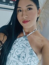 chloe_jenner01's Offline Chat Room