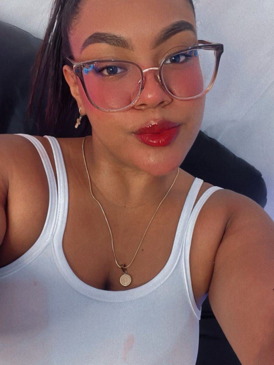 Live sex webcam photo for Esmeralda_Duarte #291088206