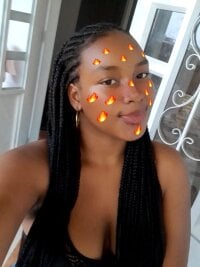 LaiaNuaghty's Offline Chat Room