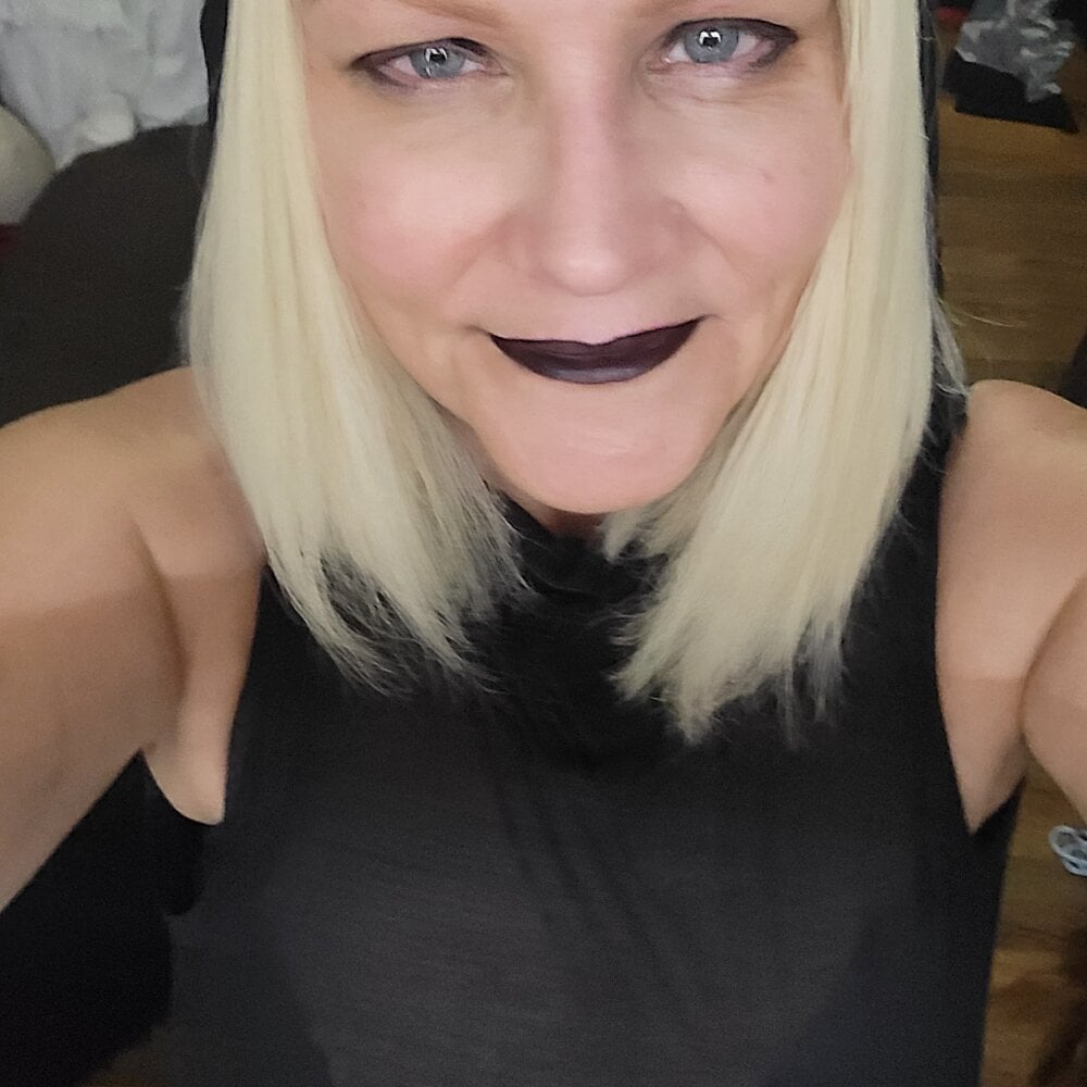 juscjen live cam model at StripChat