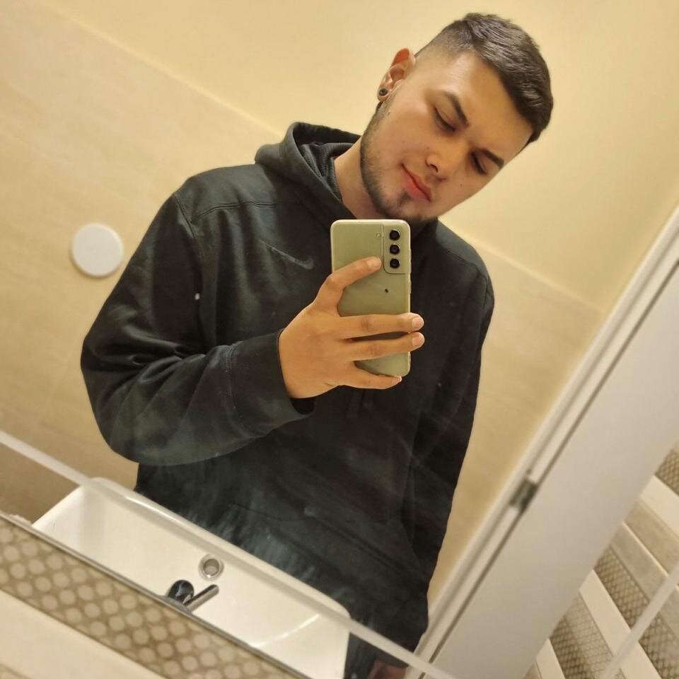 Liam_18 profile