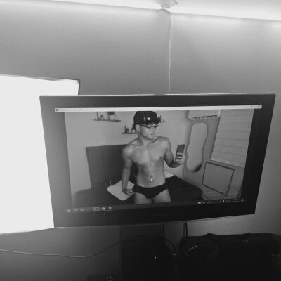 Riku_Horny Male Penisring Online Webcam Nude