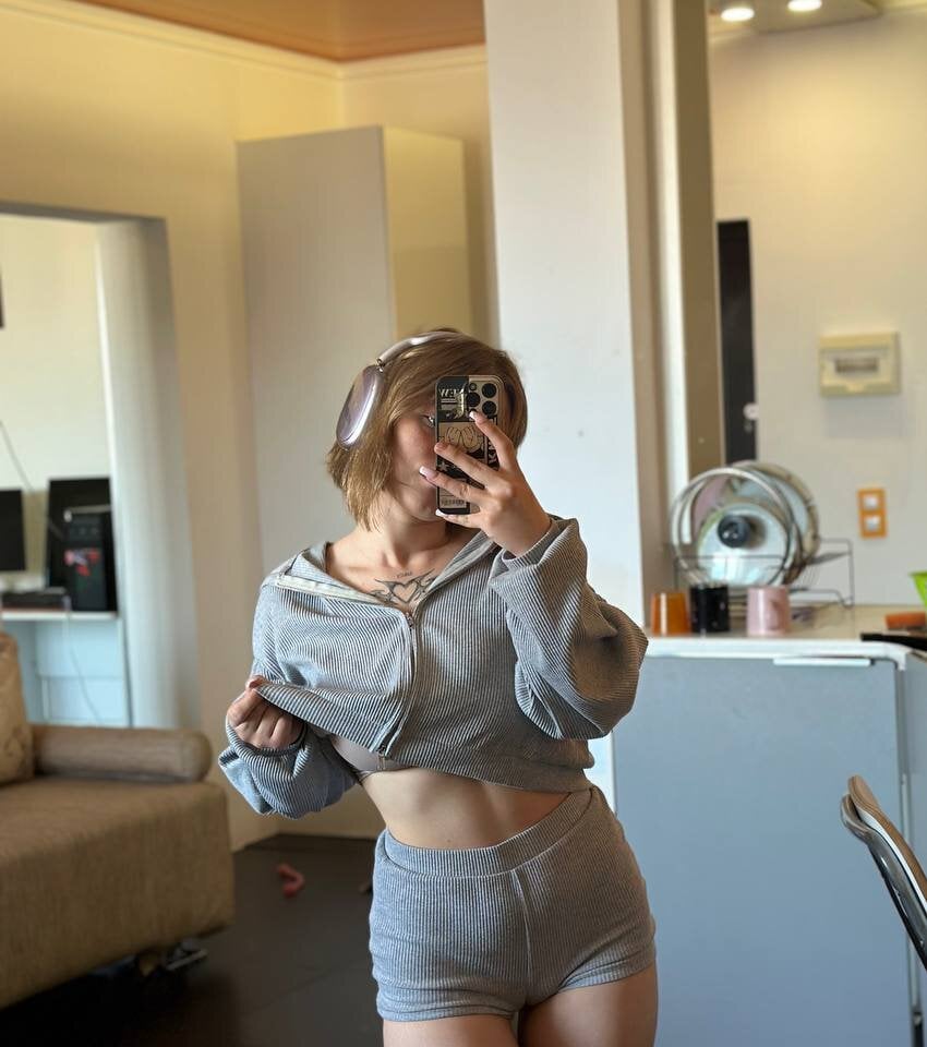 SarahNova profile