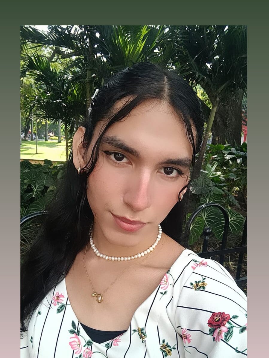 Live sex webcam photo for rose_pink3 #290271277