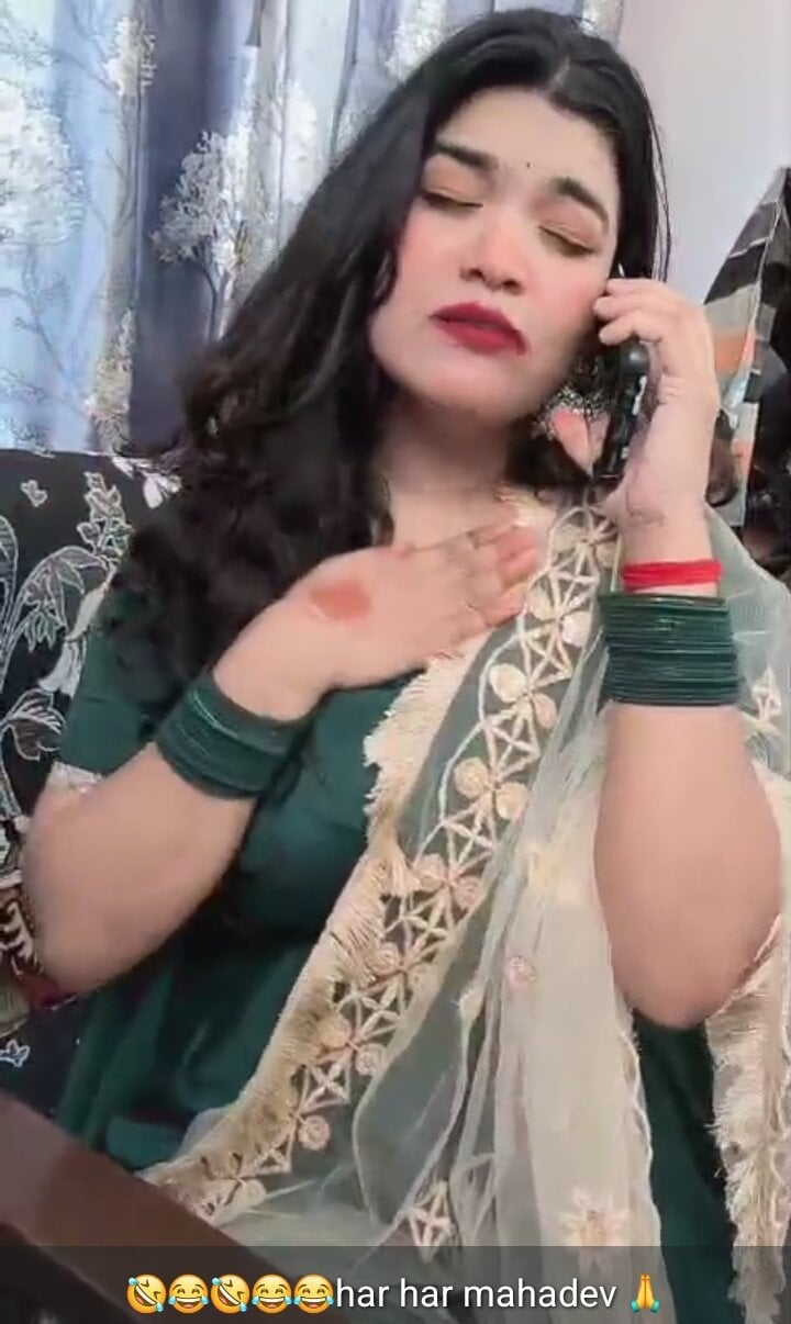 sexcam3d.net cute_girl_81 livesex profile in swiss-damn-its-expensive-for-me cams